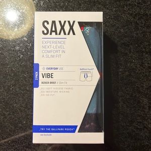 Saxx Men’s Vibe Boxer Briefs—-NEW